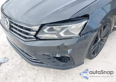 2017 Volkswagen Passat 1.8T R-Line z USA, uszkodzony, nr VIN 1VWDT7A3XHC060756